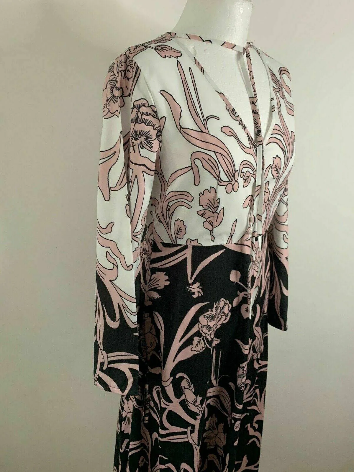 SHEIN Tie Detail Colour block Floral Dress Size S 10 sold by Beagle Boutique product image thumbnail 4