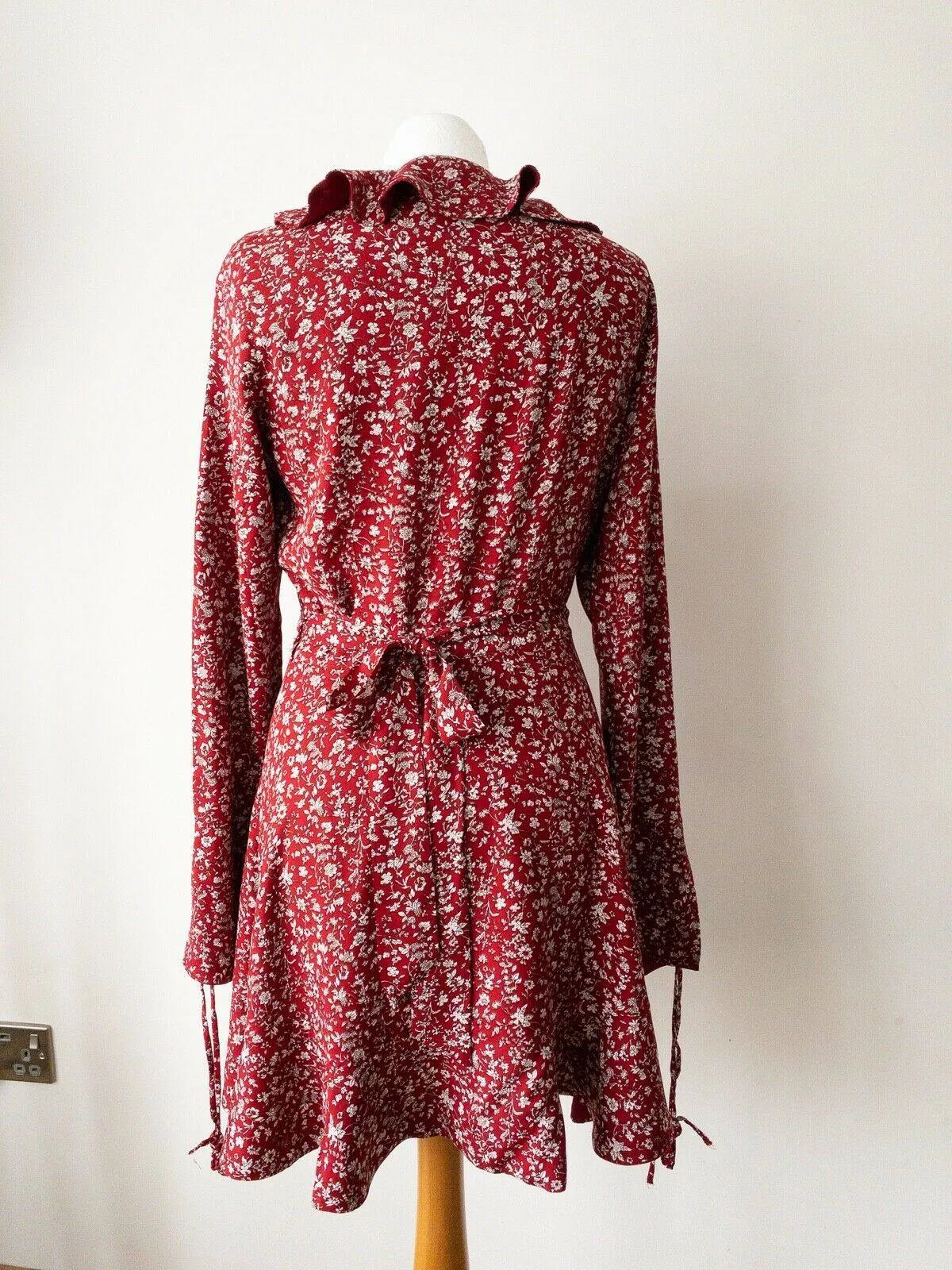Seven Wonders Florence Wrap Dress Red Print Size 10 sold by Beagle Boutique product image thumbnail 3