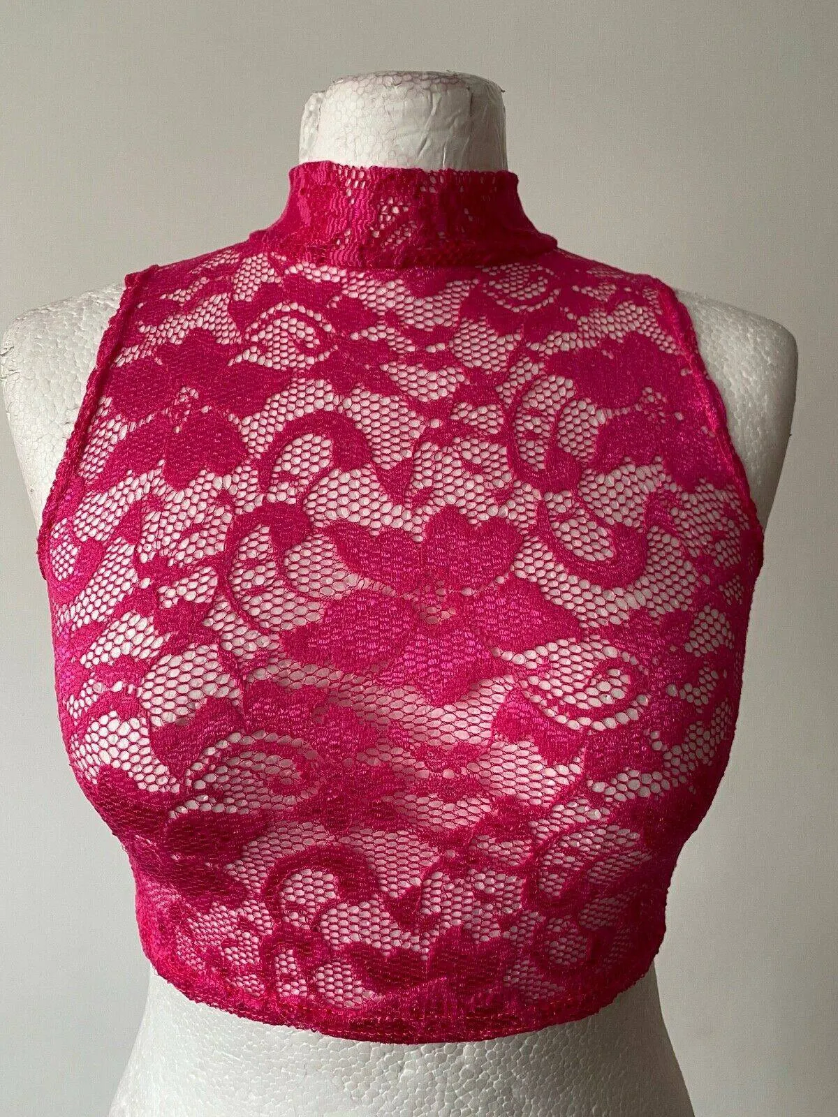 Boohoo Faith Lace Sleeveless Crop Top Green or Pink Sizes: 8, 10 & 12 sold by Beagle Boutique product image thumbnail 3