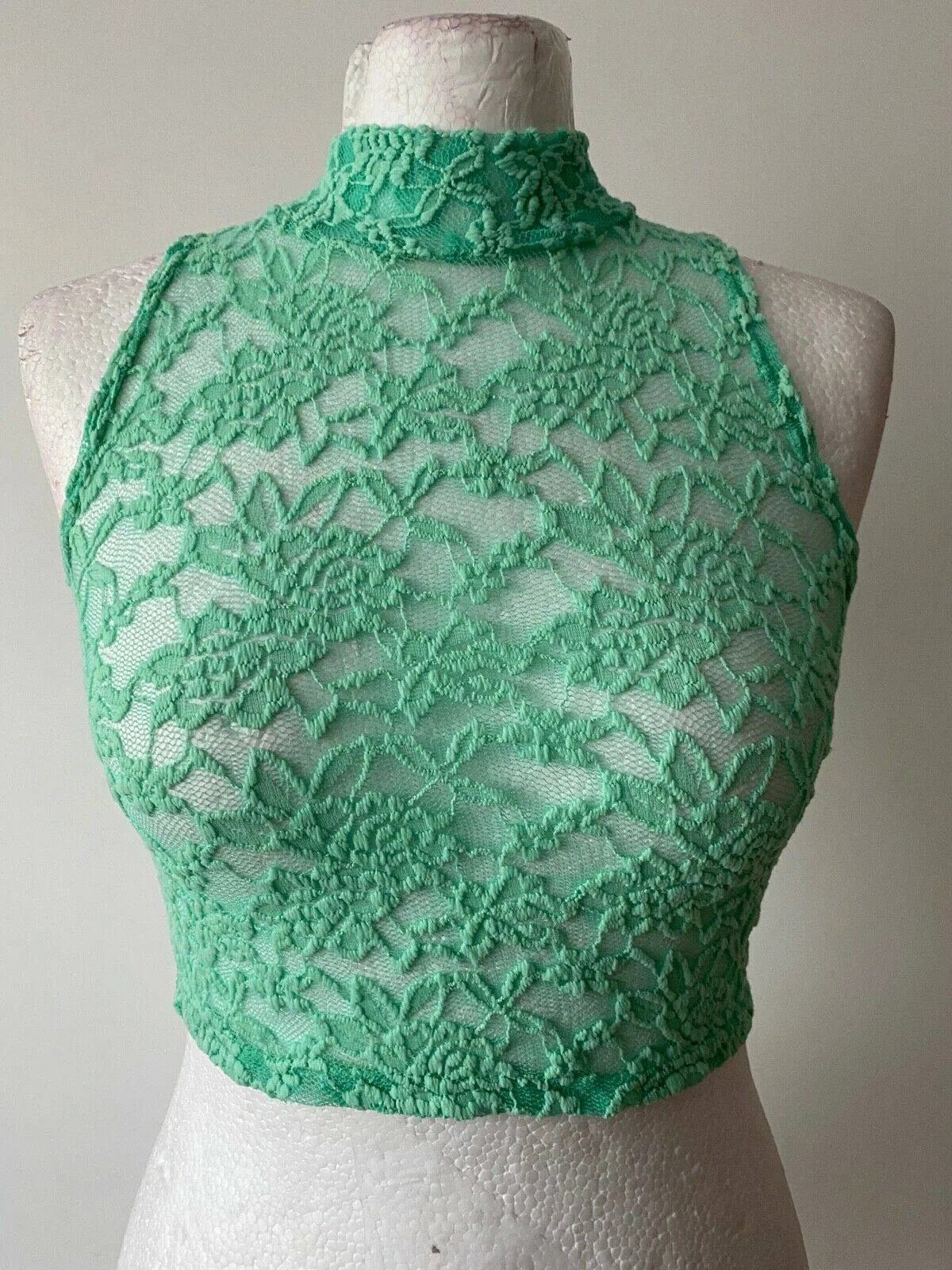 Boohoo Faith Lace Sleeveless Crop Top Green or Pink Sizes: 8, 10 & 12 sold by Beagle Boutique product image thumbnail 2