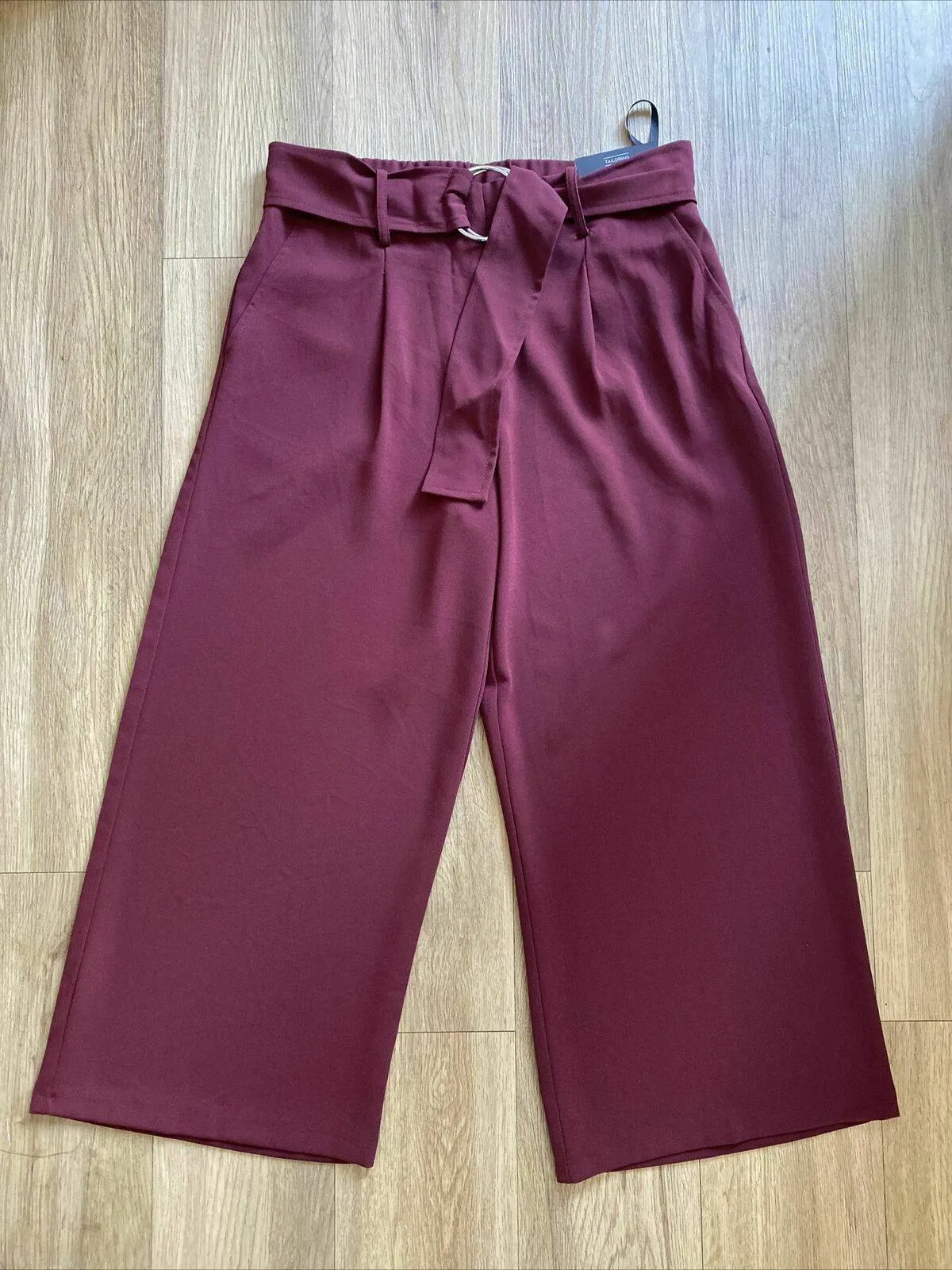 Dorothy Perkins Tailoring Crop Wide Leg Trousers Berry Red Culottes sold by Beagle Boutique product image thumbnail 2