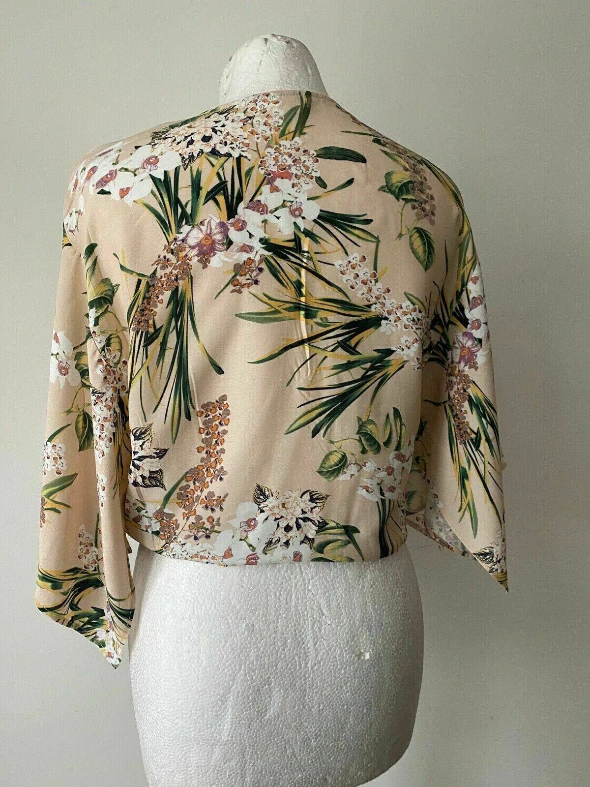 River Island Botanical Print Front Tie Top Sizes 6, 8, 12 Kimono Sleeve sold by Beagle Boutique product image thumbnail 4