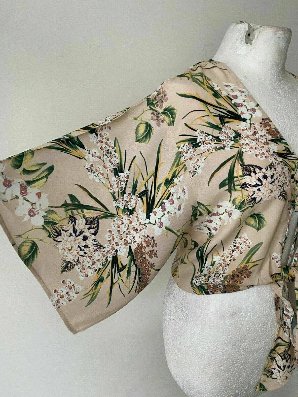 River Island Botanical Print Front Tie Top Sizes 6, 8, 12 Kimono Sleeve sold by Beagle Boutique product image thumbnail 5