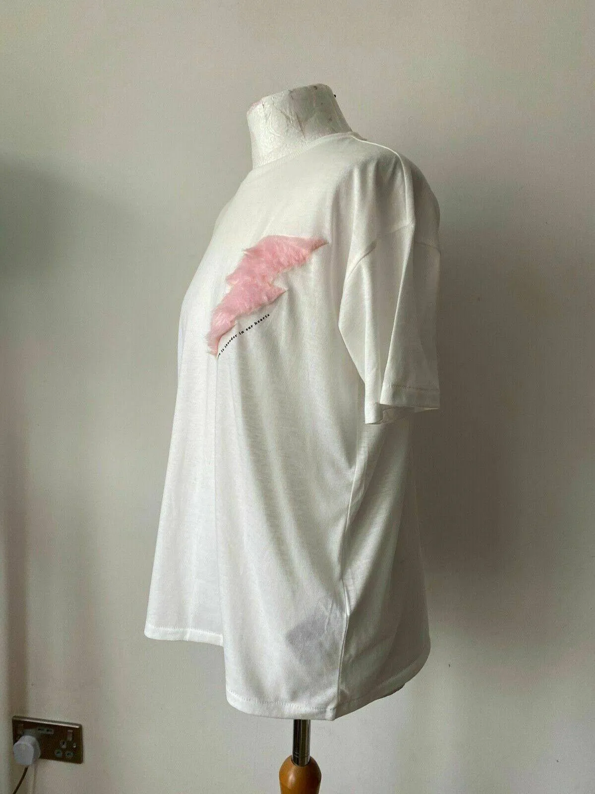 ONLY White T-Shirt With Pink Furry Lightning Box Motif Size M Pit to Pit 21" sold by Beagle Boutique product image thumbnail 2