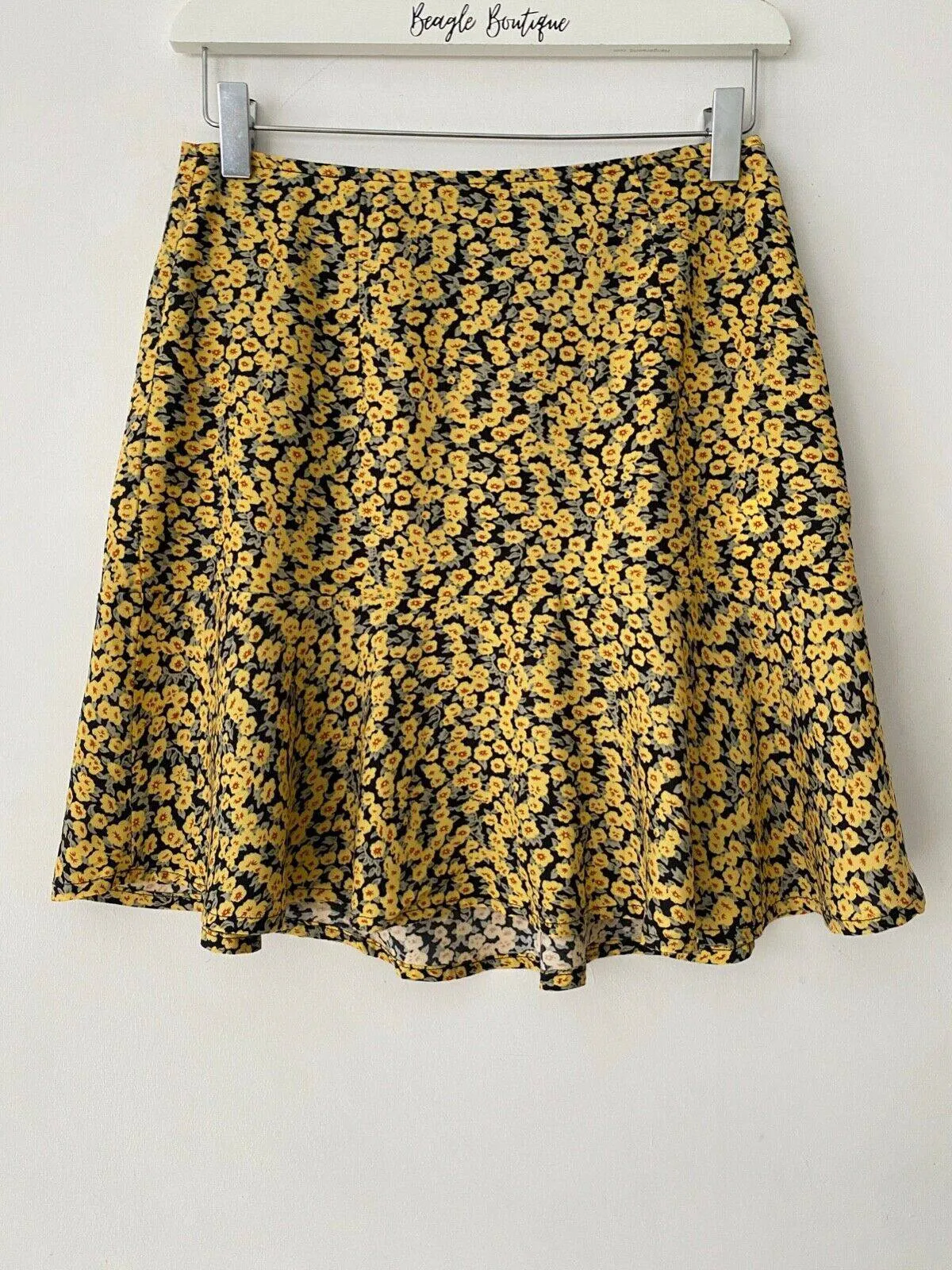 Motel Gaelle Mini Skirt Nloom Yellow Size S 10 sold by Beagle Boutique