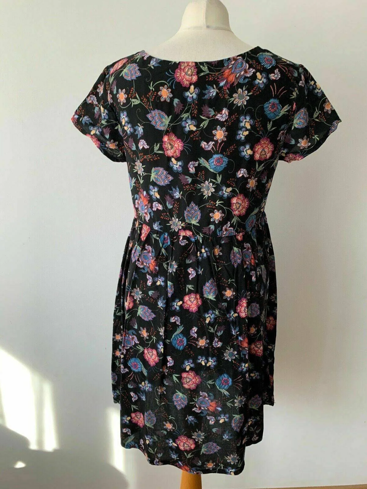 Brave Soul Black Floral Smock Dress Size S sold by Beagle Boutique product image thumbnail 5