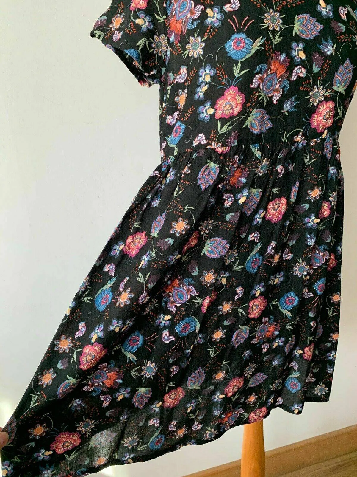 Brave Soul Black Floral Smock Dress Size S sold by Beagle Boutique product image thumbnail 4