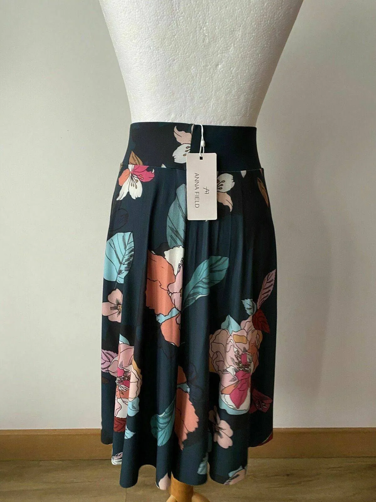 Anna Field Midi Skirt Size 8 Petrol Blue Floral sold by Beagle Boutique product image thumbnail 4