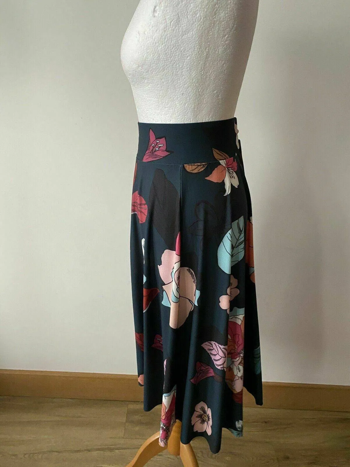Anna Field Midi Skirt Size 8 Petrol Blue Floral sold by Beagle Boutique product image thumbnail 2