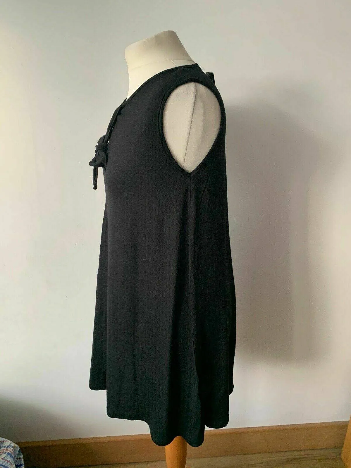 Be Jealous Black Sleeveless Top Front Tie Knot Baggy Shift Size S / M sold by Beagle Boutique product image thumbnail 3
