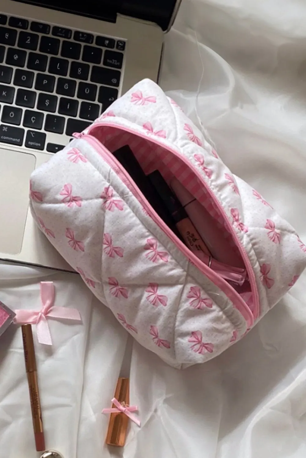 Pink Bow Knot Quilted Zipper Makeup Bag sold by Beagle Boutique product image thumbnail 4