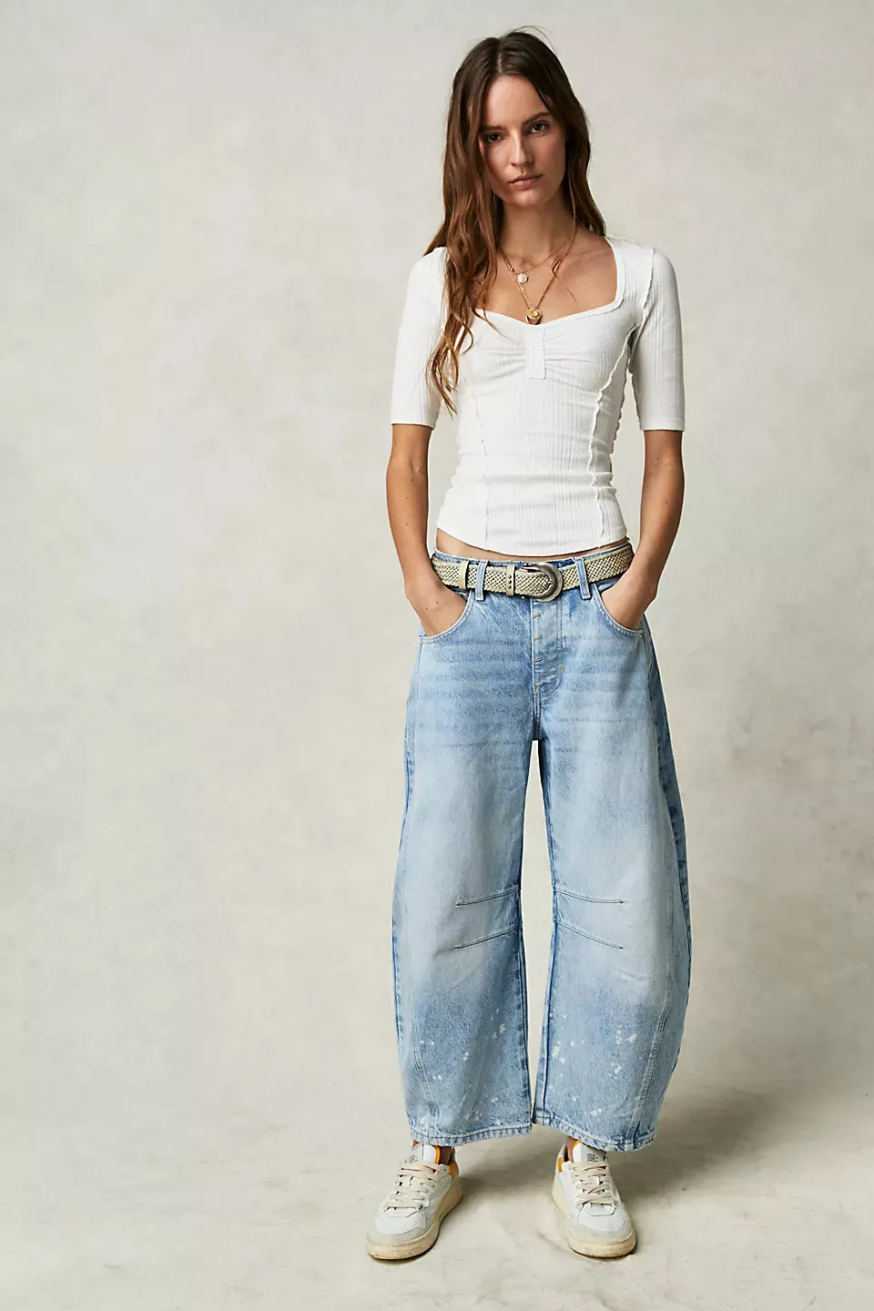 Stylish Wide Leg Mid-Rise Barrel Jeans with High Stretch for Women sold by Beagle Boutique product image thumbnail 4