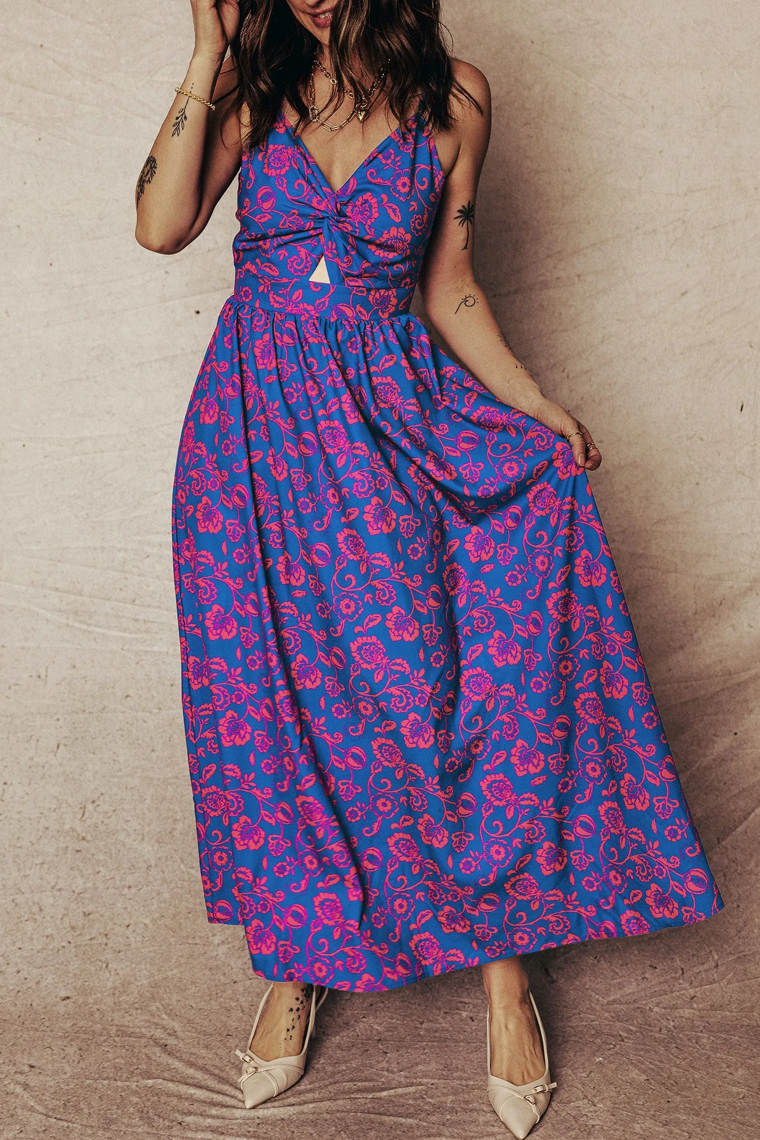 Blue Floral Print Twisted V-Neck Tied Backless Maxi Dress sold by Beagle Boutique product image thumbnail 5