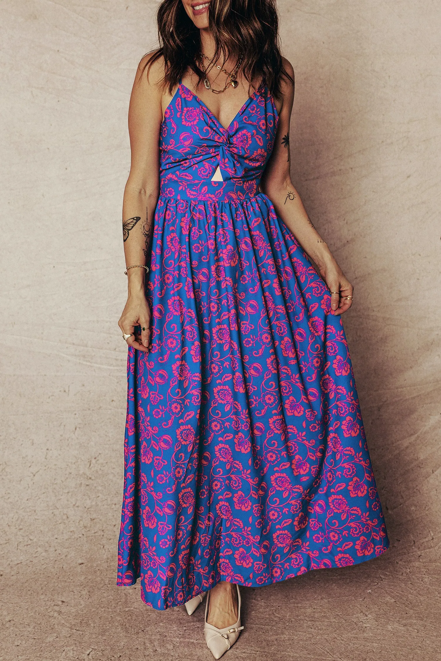 Blue Floral Print Twisted V-Neck Tied Backless Maxi Dress sold by Beagle Boutique product image thumbnail 4