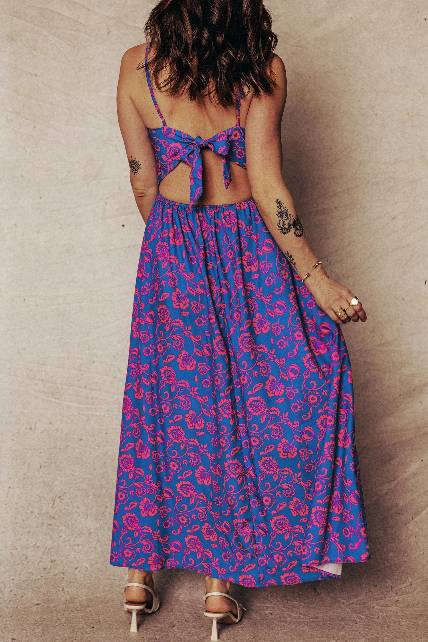 Blue Floral Print Twisted V-Neck Tied Backless Maxi Dress sold by Beagle Boutique product image thumbnail 2