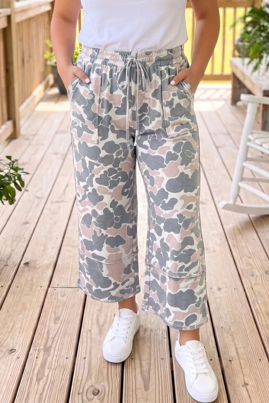 Camouflage Print Patch Pockets Ankle-Length Plus Size Pants – Khaki made by Beagle Boutique
