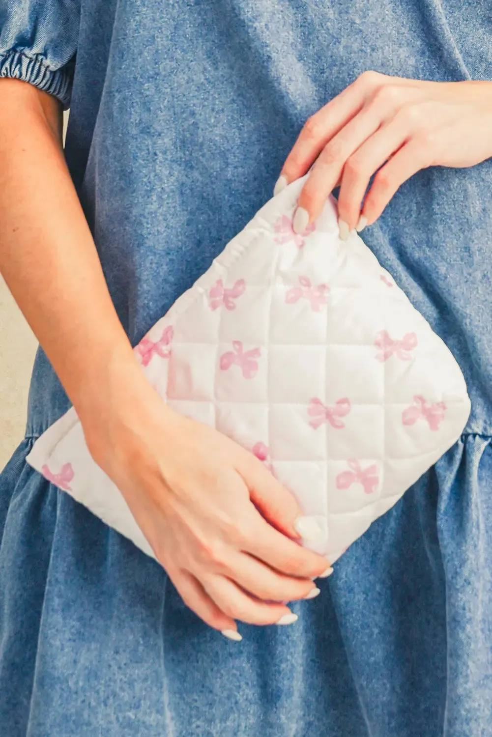 Bow Knot Print Zipper Quilted Large Cosmetic Bag sold by Beagle Boutique product image thumbnail 2