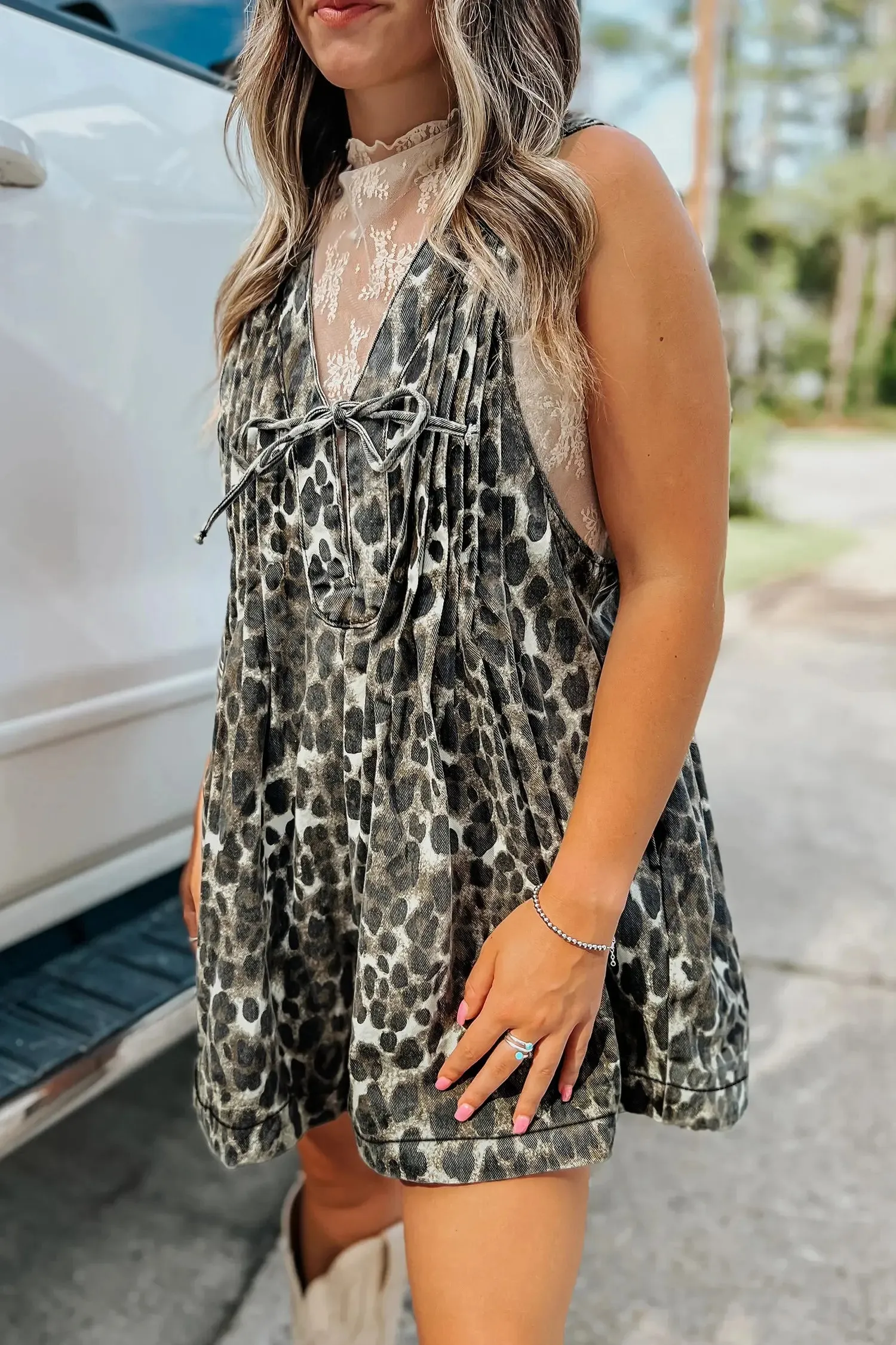 Mineral Wash Pleated Bust V-Neck Sleeveless Denim Romper sold by Beagle Boutique product image thumbnail 3