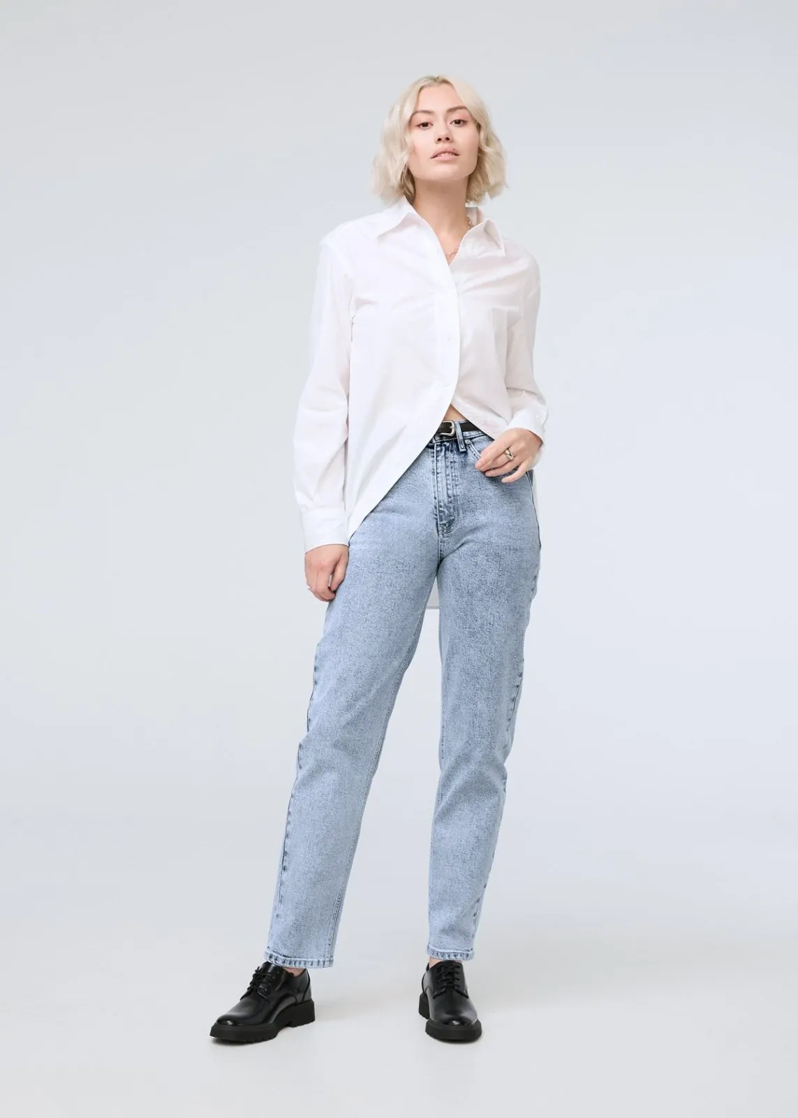 Midweight Denim High Rise Arc (Zip Fly) - Salt and Pepper sold by DUER product image thumbnail 3