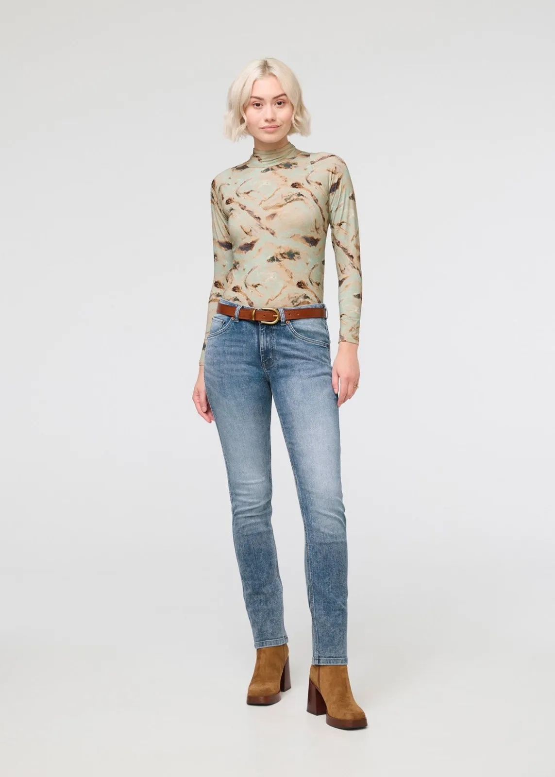 Performance Denim Mid Rise Slim Straight - Beach Blue sold by DUER product image thumbnail 2