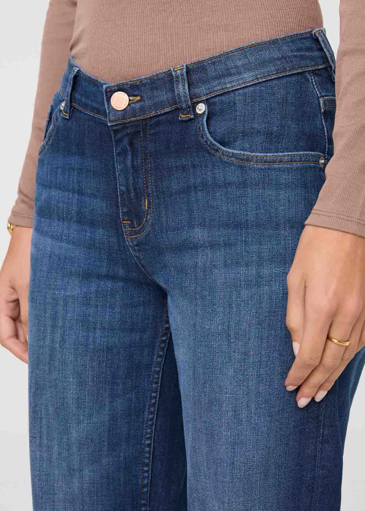 Performance Denim Mid Rise Straight - Blue Cascade sold by DUER product image thumbnail 5