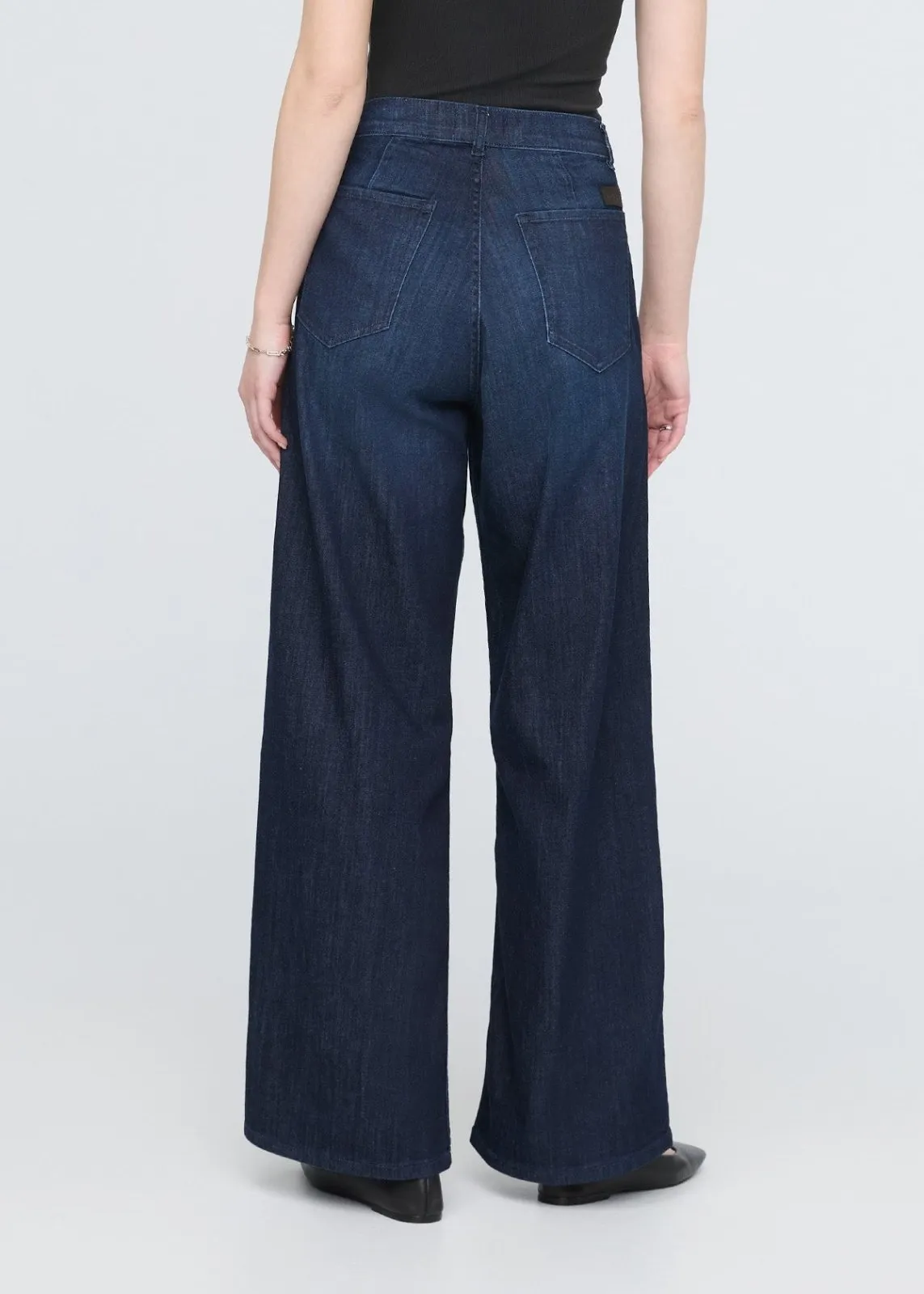 Performance Denim Lite Pleated Pant - Modern Rinse sold by DUER product image thumbnail 4