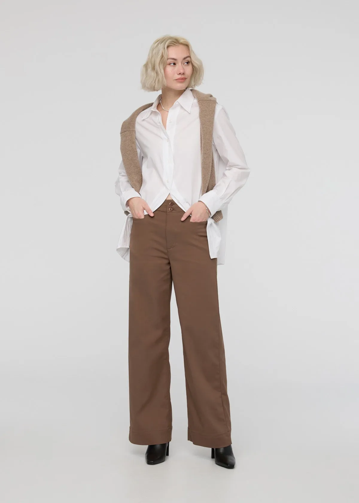 NuStretch High Rise Trouser - Warm Sand sold by DUER