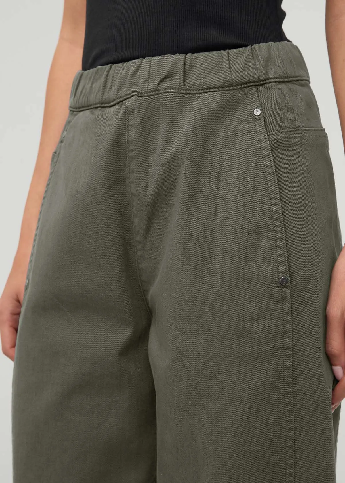 FlexTwill Barrel Pull On Pant - Thyme sold by DUER product image thumbnail 5