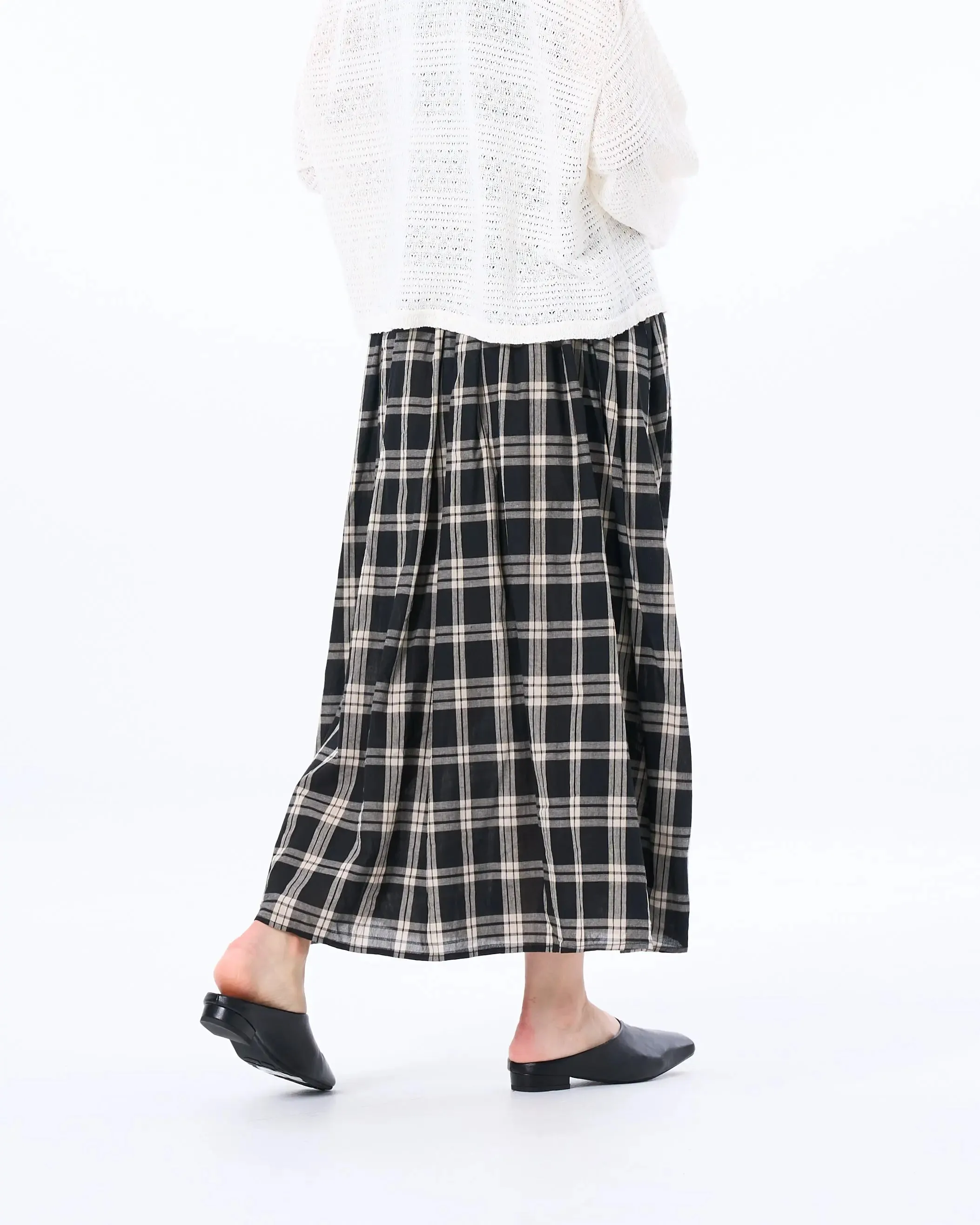 W2321 Square-Toed Slip-On Flats sold by Mirra Masa product image thumbnail 4