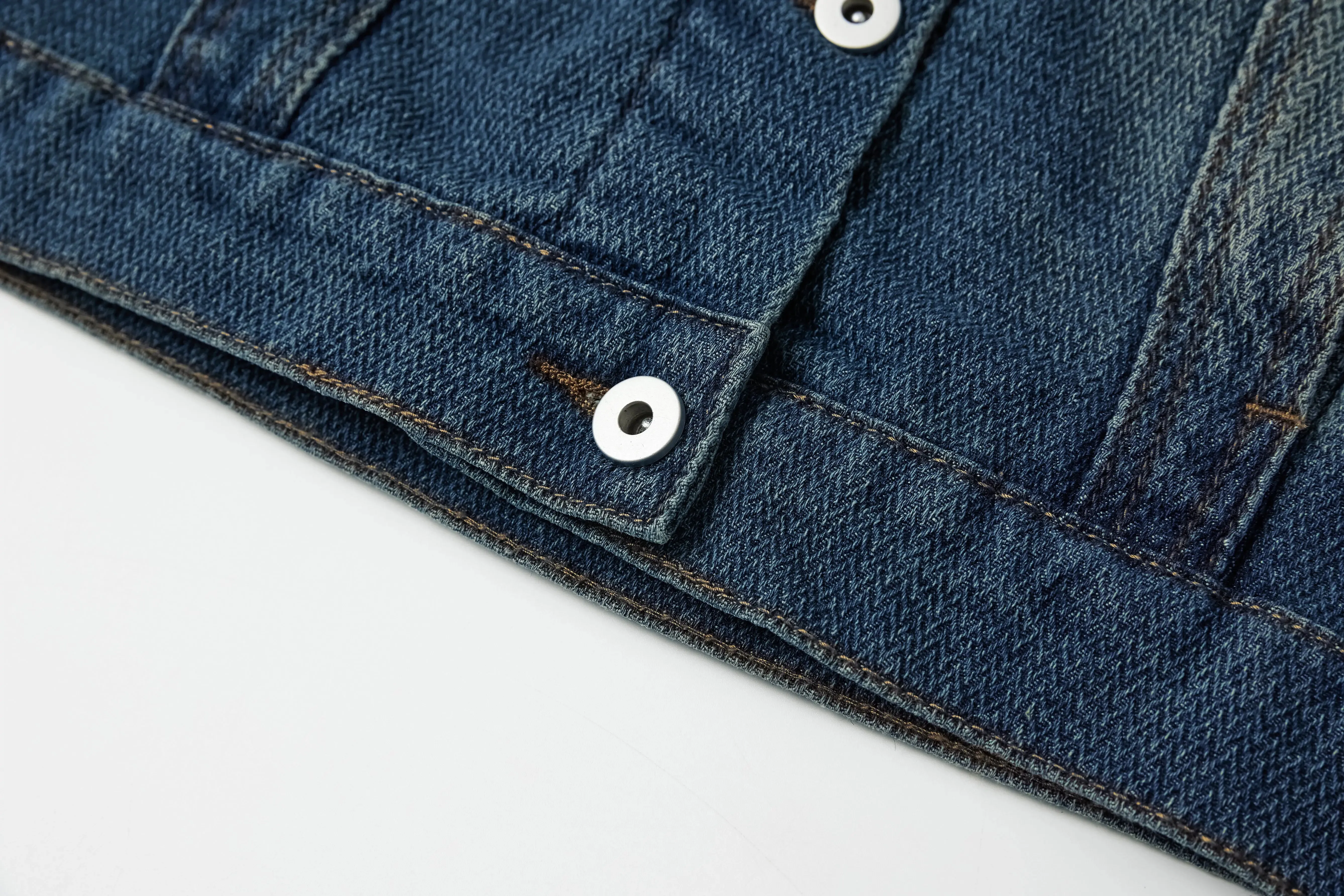 CTH47S6 Two-Tone Denim Jacket sold by Mirra Masa product image thumbnail 5