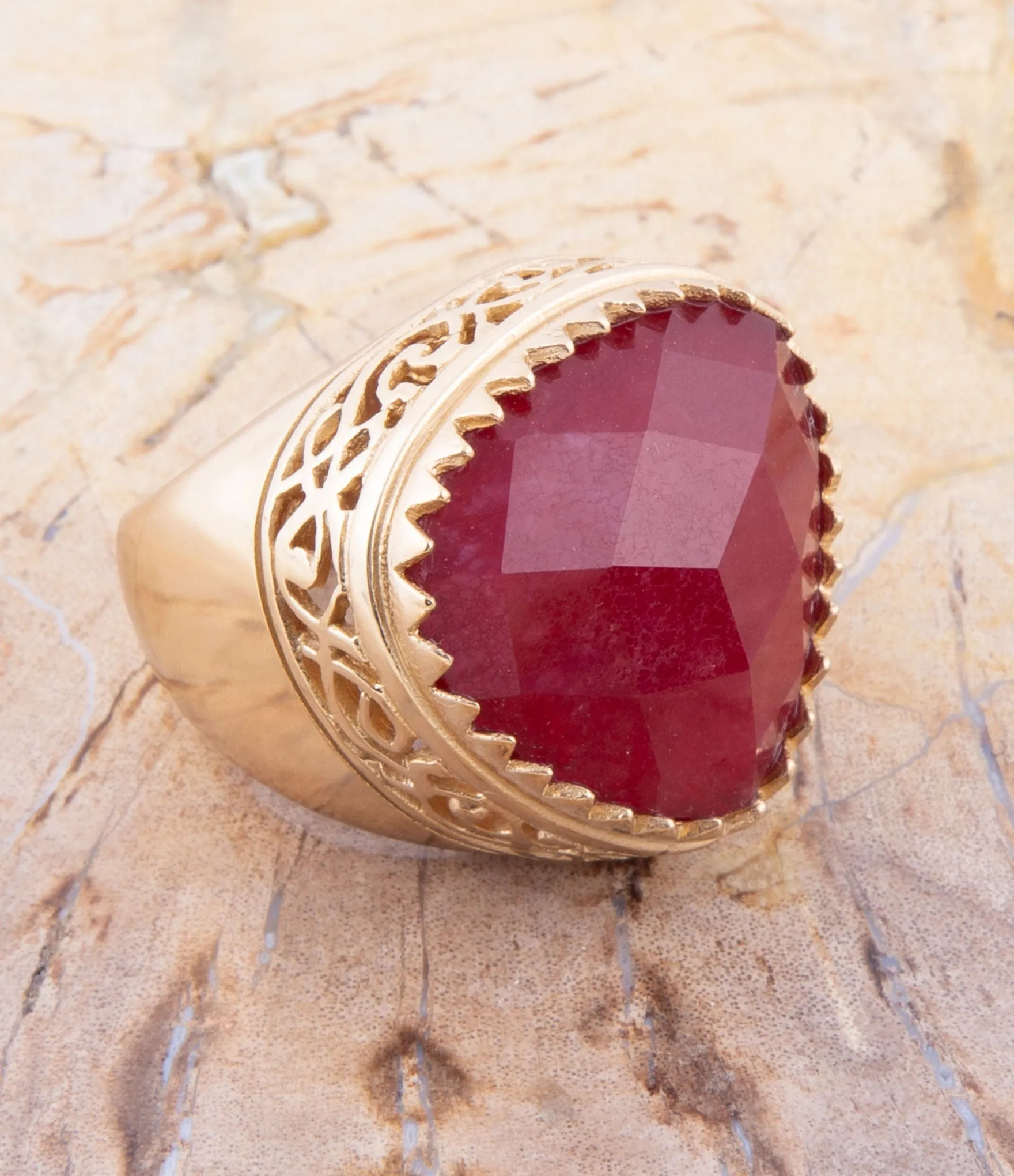 Filigreed Merlot Red Quarrtz Golden Statement Ring sold by Barse product image thumbnail 3