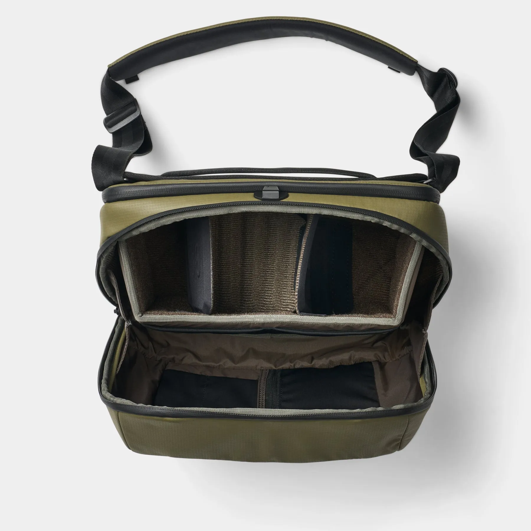 McKinnon Camera Messenger 13L sold by Nomatic product image thumbnail 3