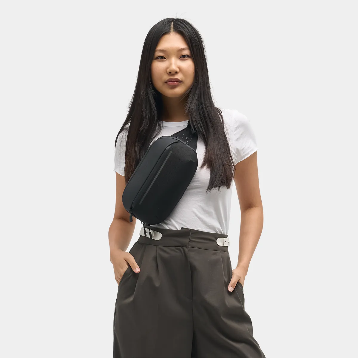 Navigator Sling 1L sold by Nomatic product image thumbnail 5