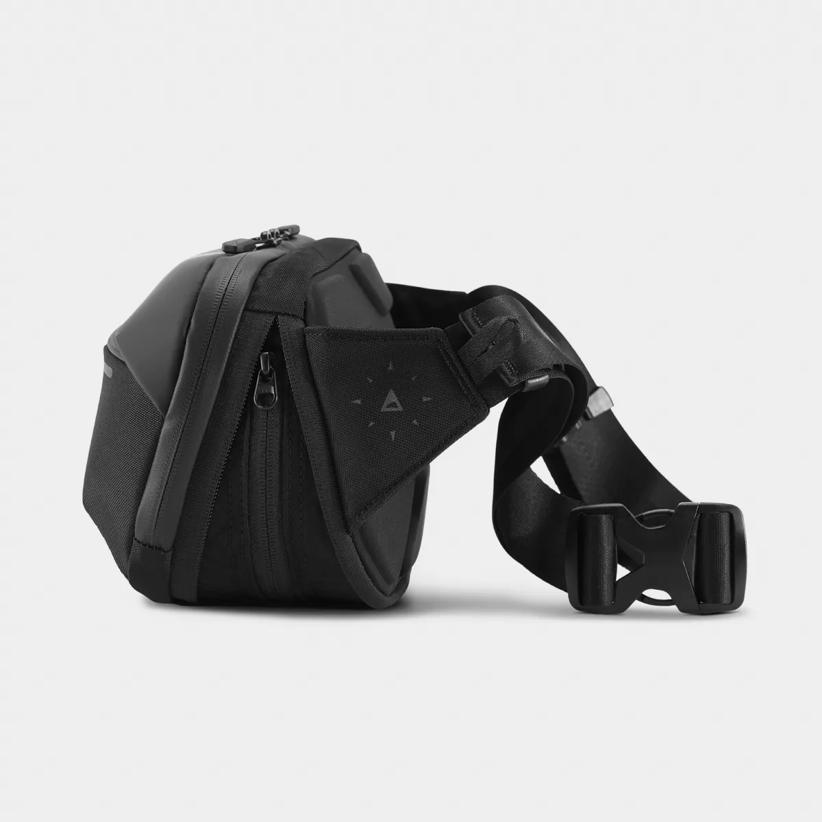 Navigator Sling 1L sold by Nomatic product image thumbnail 3