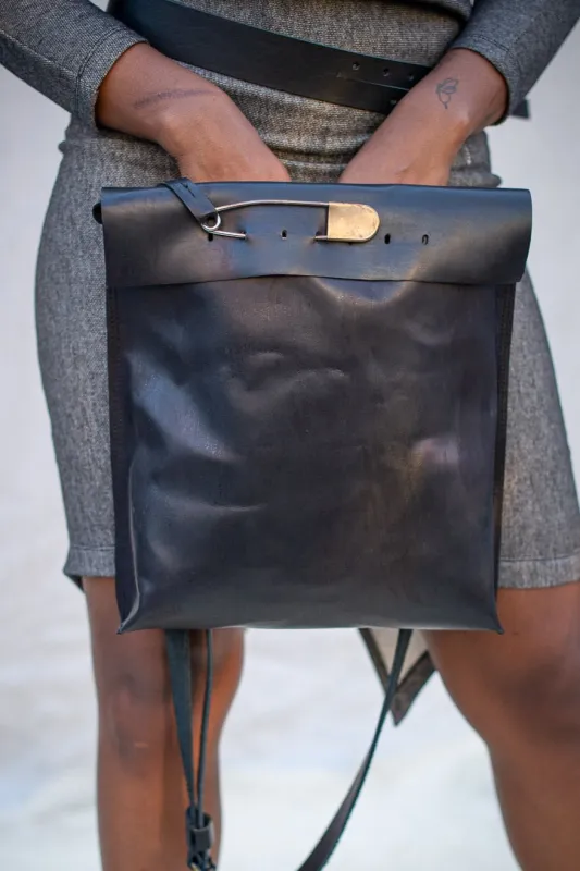 FW24 || LECTOR LEATHER BAG || BLACK HORSE sold by zam barrett