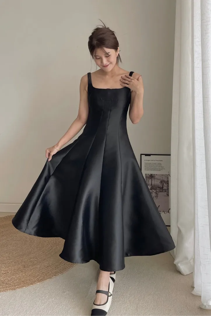 Ayvah Midi- Black sold by Angel Lane product image thumbnail 2