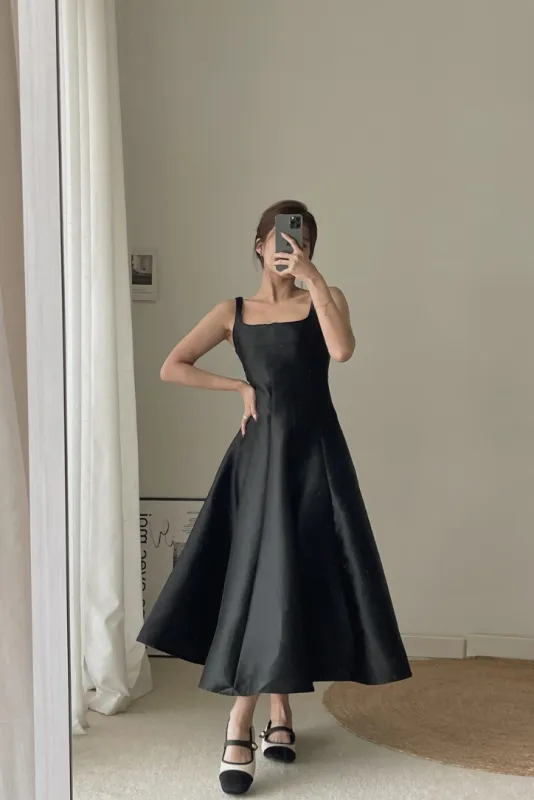 Ayvah Midi- Black sold by Angel Lane