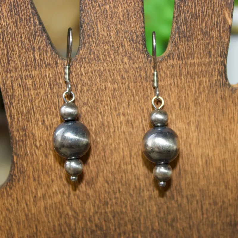 "Mindy" 6-10mm Navajo Style Pearl Earrings made by Western Edge