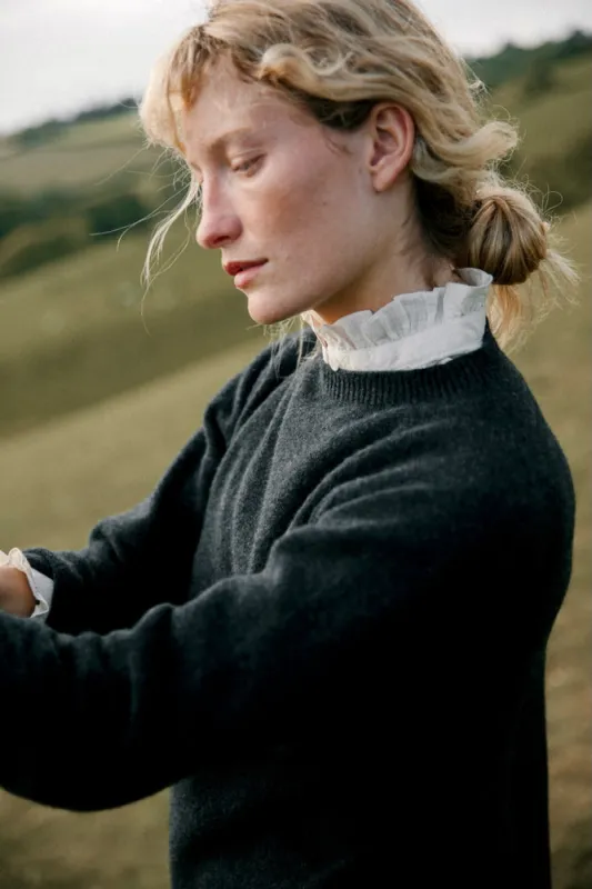 Cashmere Classic Crewneck Charcoal sold by ELWIN