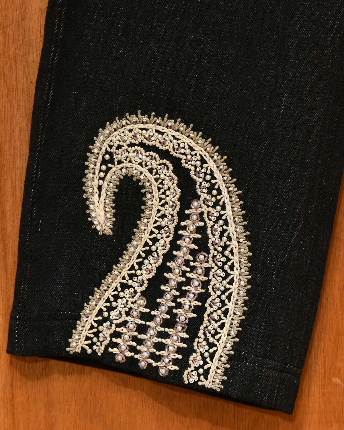 CHIKANKARI TROUSER sold by Kartik Research product image thumbnail 5