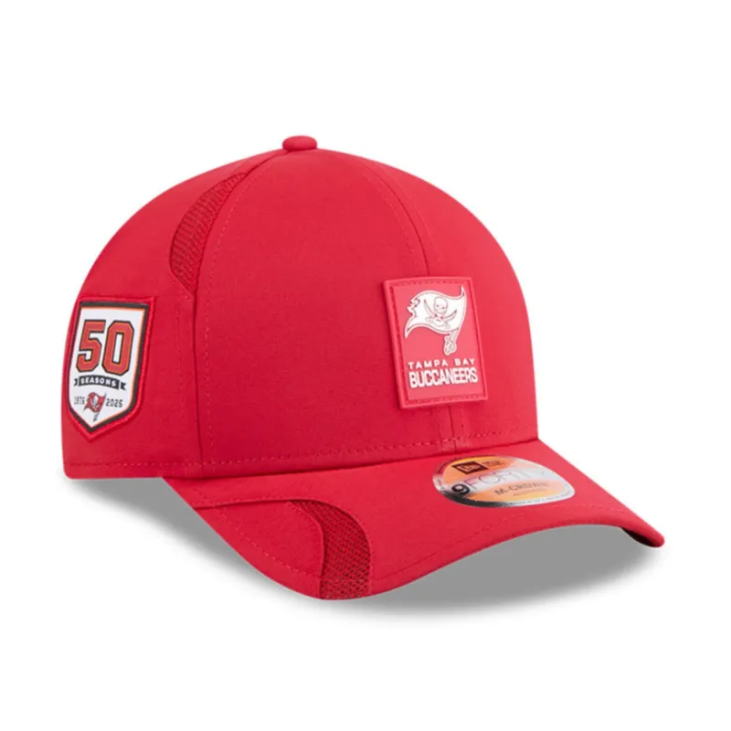 New Era 9Forty M-Crown Tampa Bay Buccaneers 2025 Sideline Snapback Hat - Red sold by Hat Club
