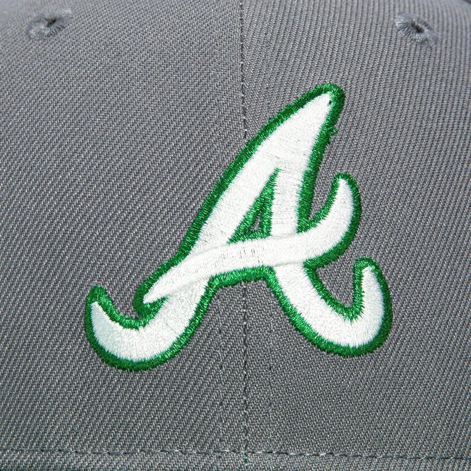 New Era 59Fifty Monstera Pack Atlanta Braves 1999 World Series Patch Hat - Storm Grey, Kelly sold by Hat Club product image thumbnail 4