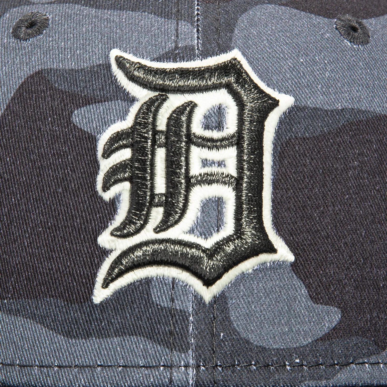 New Era 59Fifty Camo Vize Detroit Tigers Glow in the Dark Hat - Camo, Black sold by Hat Club product image thumbnail 5