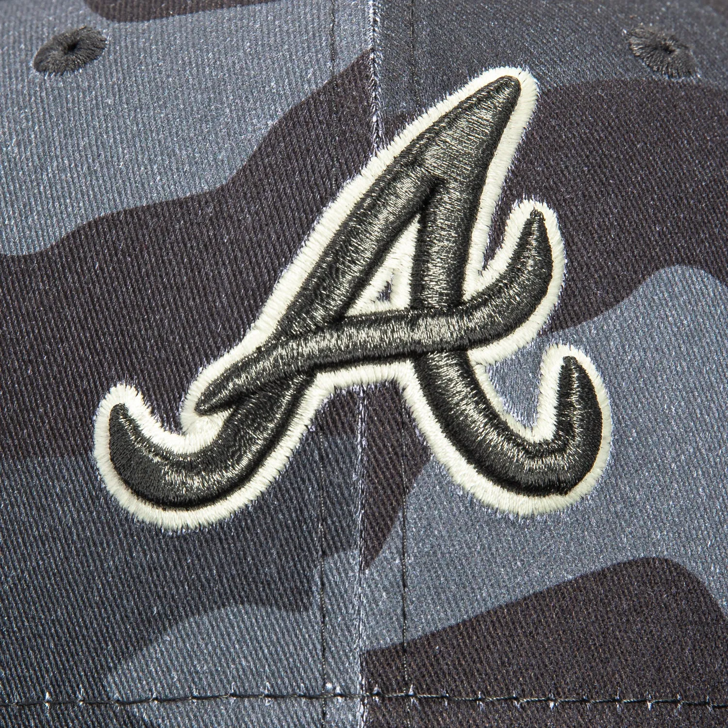 New Era 59Fifty Camo Vize Atlanta Braves Glow in the Dark Hat - Camo, Black sold by Hat Club product image thumbnail 5