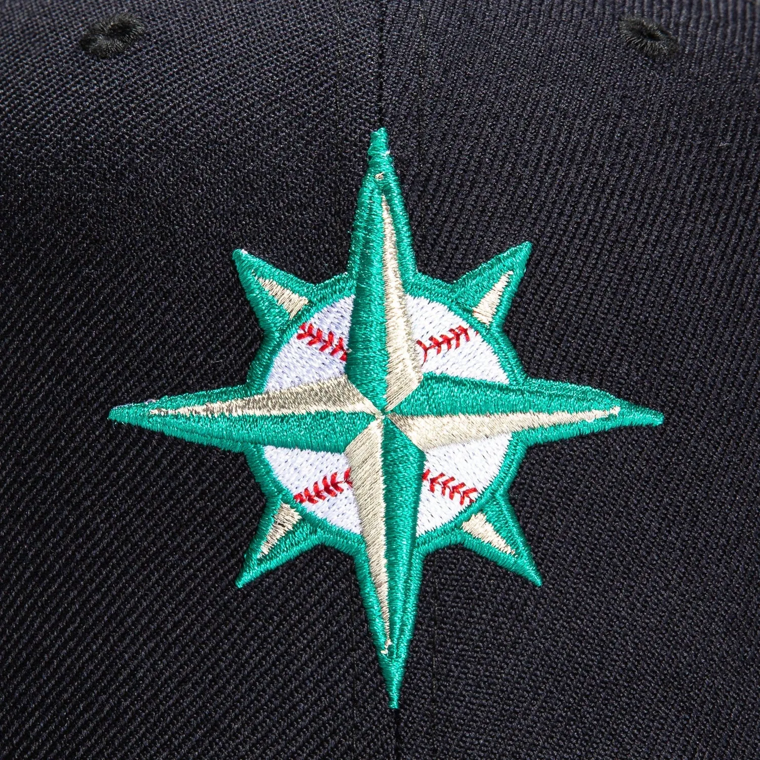 New Era 59Fifty Retro On-Field Seattle Mariners 1997 Hat - Navy, Metallic Silver sold by Hat Club product image thumbnail 4