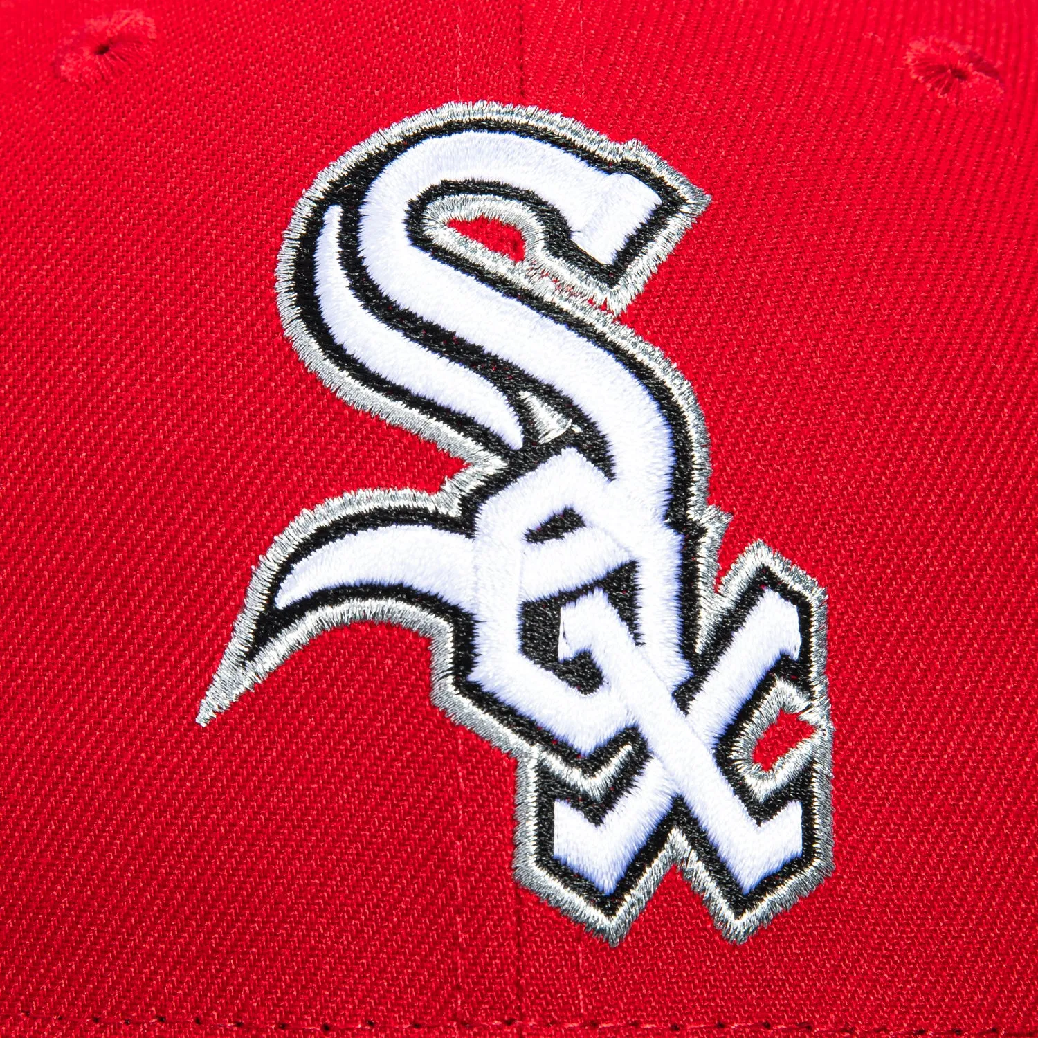 New Era 59Fifty Chicago White Sox 2005 World Series Patch Hat - Red, Black, Metallic Silver sold by Hat Club product image thumbnail 4
