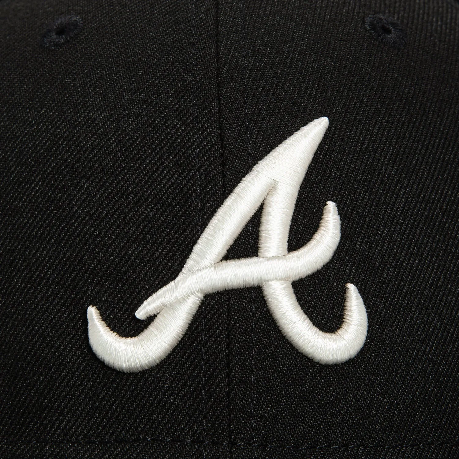 New Era 59Fifty Glow in the Dark Atlanta Braves 2000 All Star Game Patch Hat - Black, White sold by Hat Club product image thumbnail 4