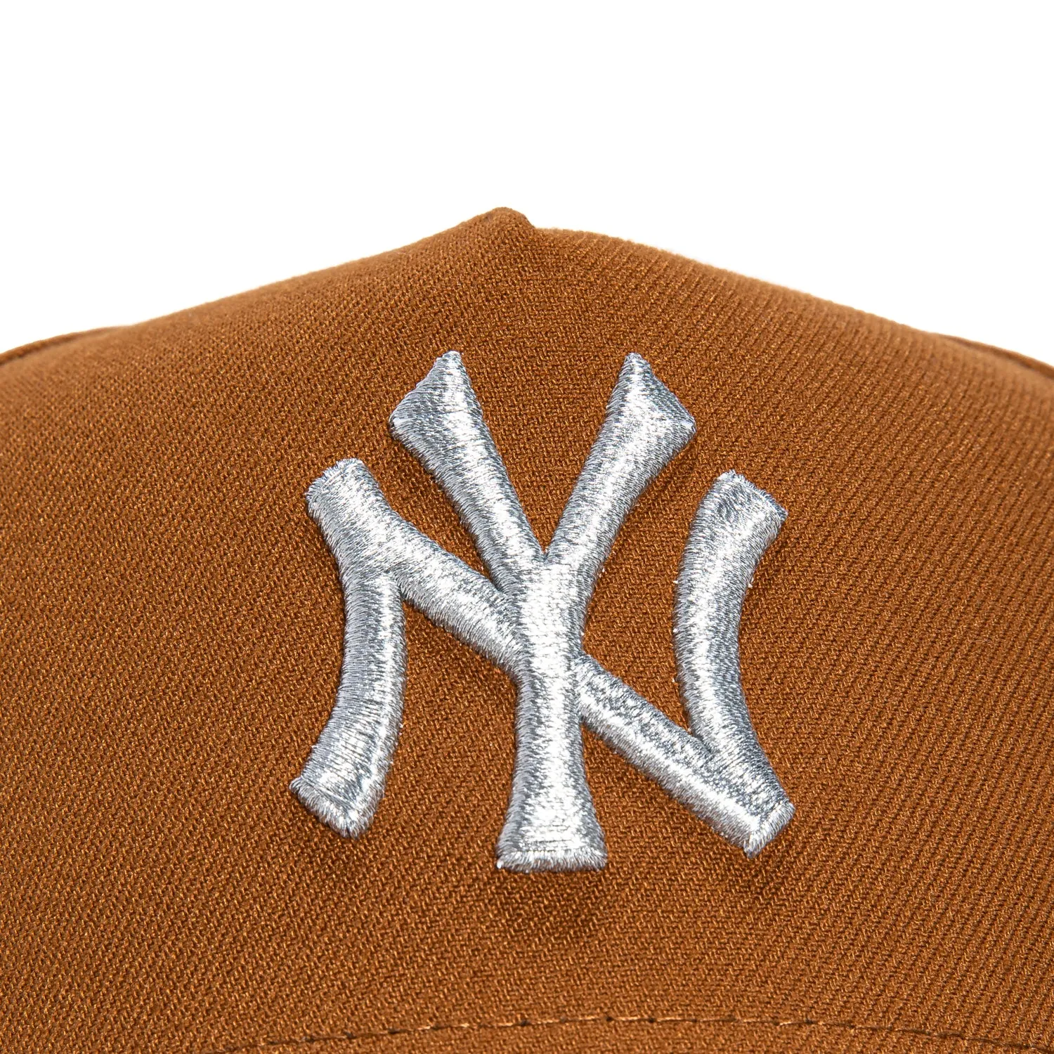 New Era 9Forty A-Frame New York Yankees 1998 World Series Patch Snapback Hat - Khaki, Metallic Silver sold by Hat Club product image thumbnail 3