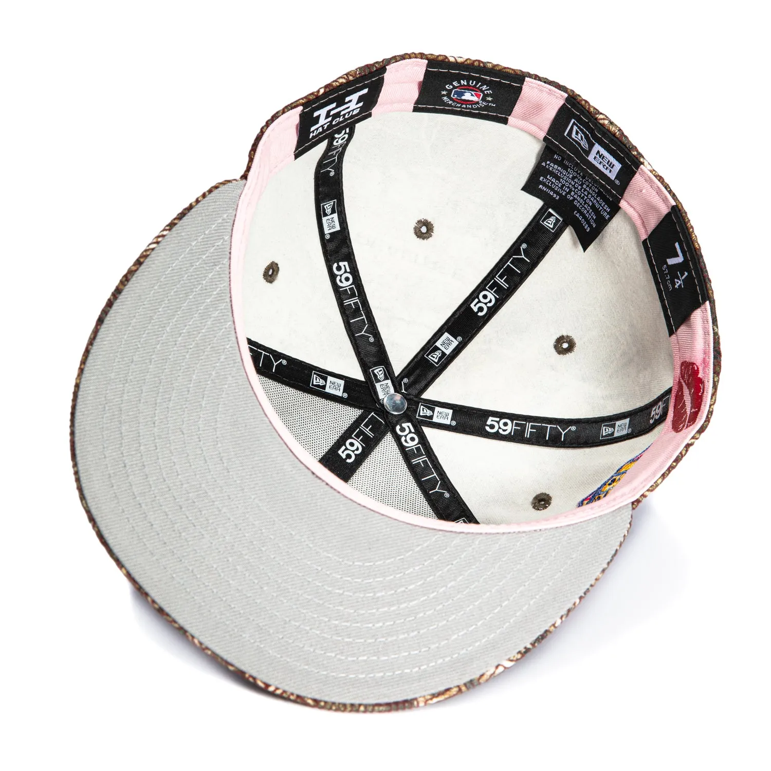 New Era 59Fifty Sweethearts New York Yankees 1999 World Series Patch Hat - Realtree sold by Hat Club product image thumbnail 2