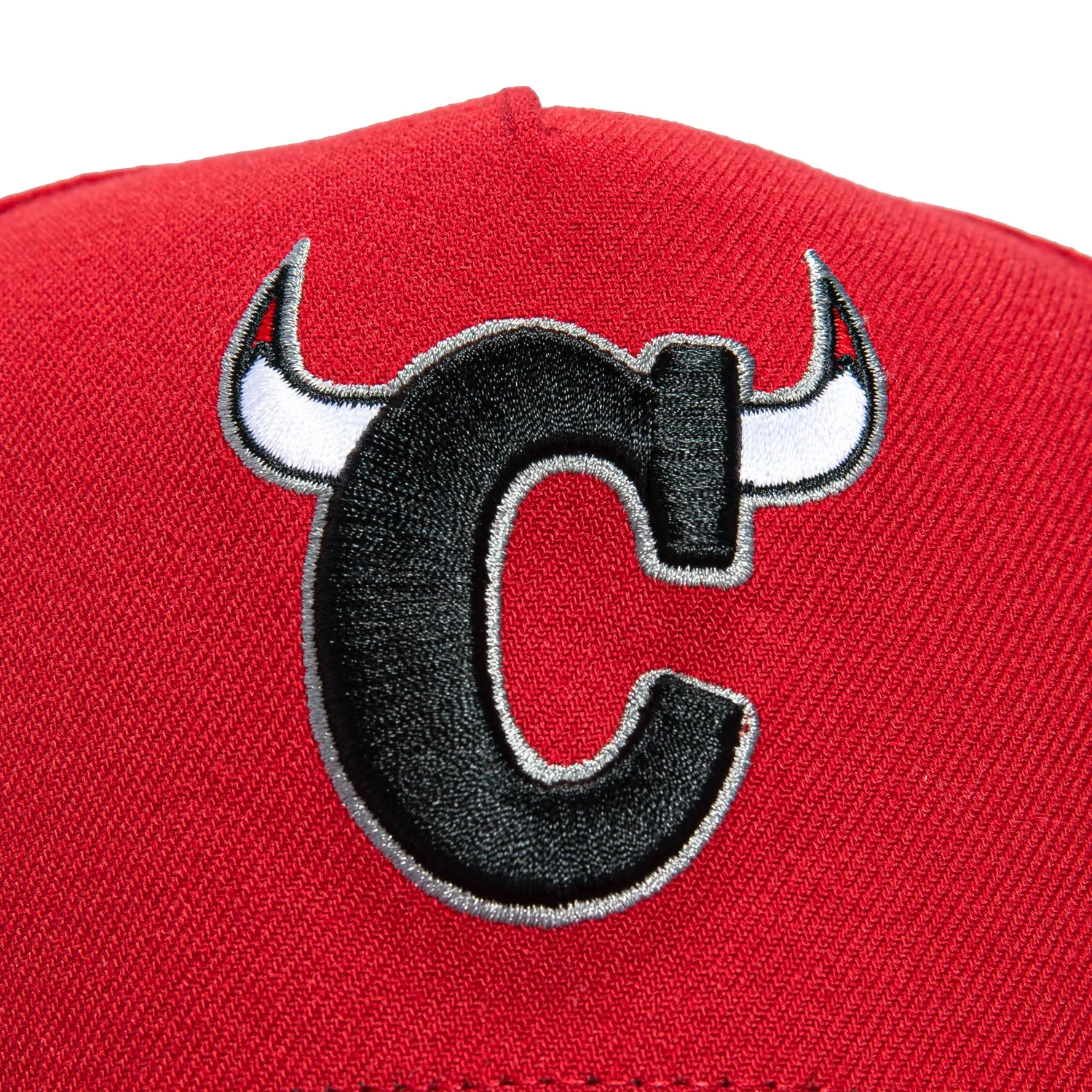 Mitchell & Ness Pro Pinch Chicago Bulls 20th Anniversary Patch Snapback Hat - Red sold by Hat Club product image thumbnail 3